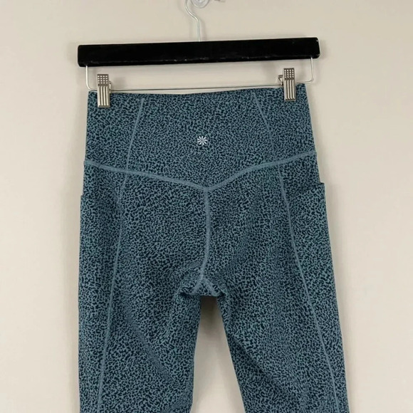 Athleta Salutation Stash II Textured 7/8 Tight Micro Cheetah Riviera Size Small - Picture 7 of 7